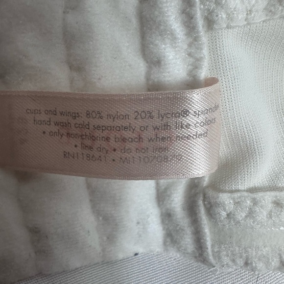 Cacique white bra size 42B - Picture 10 of 10